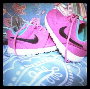 Toddler Nike Roche size 7c
